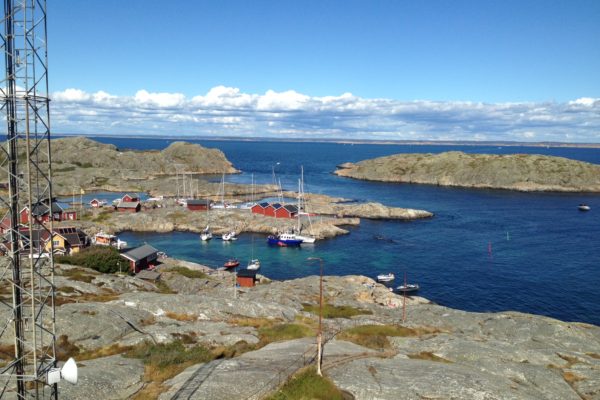 Fin vy över hamnen nere i Bredbågen